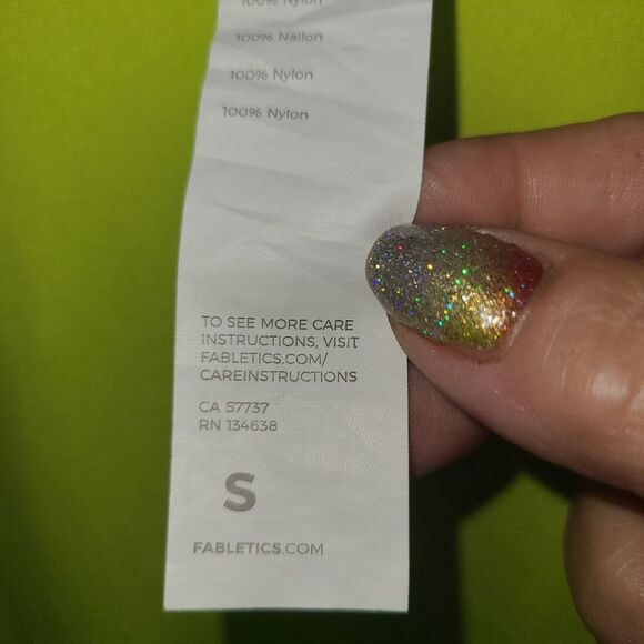 Fabletics Sleeveless Crop Athletic top - Picture 4 of 8